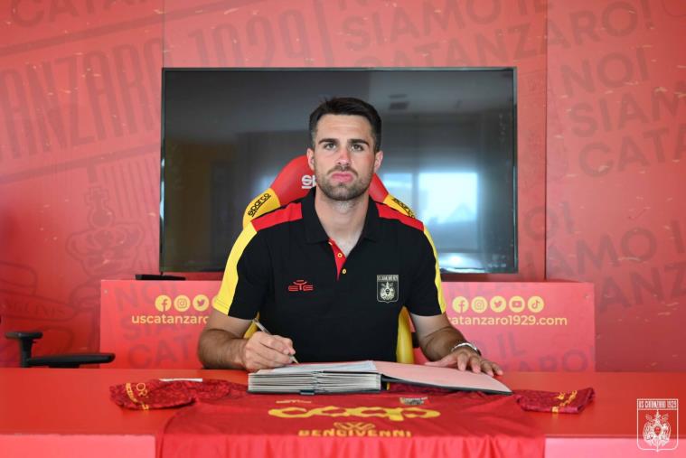 images Us Catanzaro, il difensore sloveno Luka Krajnc entra nella corte di Vivarini