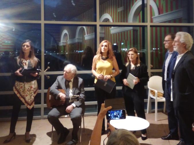 images L'idea di #fareperCatanzaro è "Adotta una pensilina" 