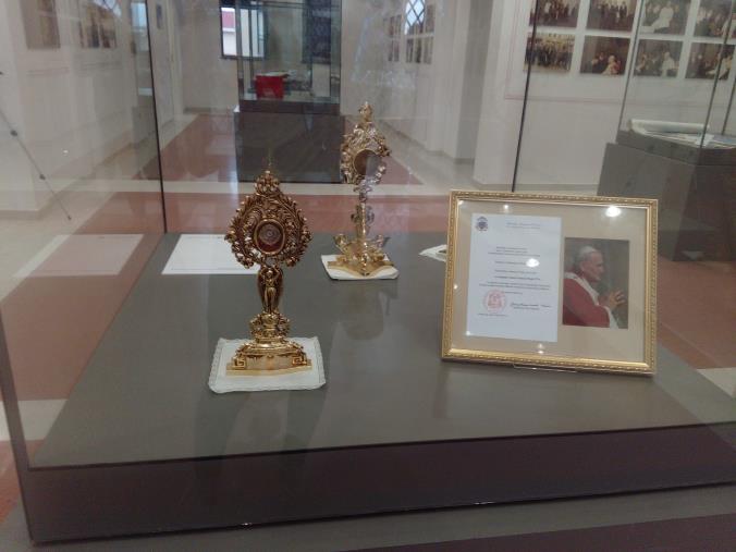 San Donato, l'assessore Spingola regala un libro agli alunni images San Donato, l'assessore Spingola regala un libro agli alunni