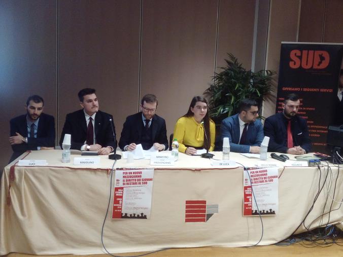 Il diritto dei giovani di rimanere al sud: il ministro Provenzano all'Unical dialoga con gli studenti (VIDEO) images Il diritto dei giovani di rimanere al sud: il ministro Provenzano all'Unical dialoga con gli studenti (VIDEO)