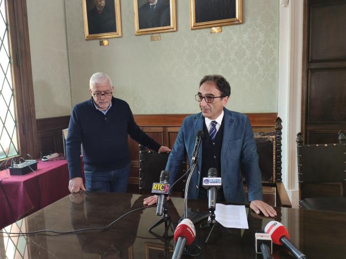 Coronavirus, il sindaco Abramo: "Chiederò misure straordinarie per l'economia. Disposto a chiudere le scuole. Il Pugliese non basta" images Coronavirus, il sindaco Abramo: "Chiederò misure straordinarie per l'economia. Disposto a chiudere le scuole. Il Pugliese non basta"