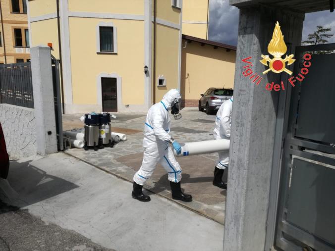 Coronavirus. I vigili del fuoco consegnano medicinali e bombole di ossigeno per curare i contagiati della Domus di Chiaravalle images Coronavirus. I vigili del fuoco consegnano medicinali e bombole di ossigeno per curare i contagiati della Domus di Chiaravalle