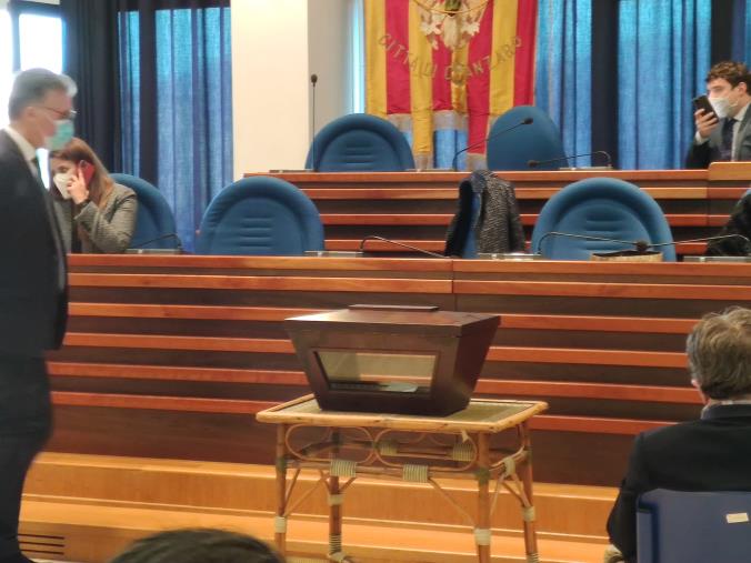 Consiglio comunale di Catanzaro. Domina l'incertezza, ma presto si tornerà in Aula images Consiglio comunale di Catanzaro. Domina l'incertezza, ma presto si tornerà in Aula