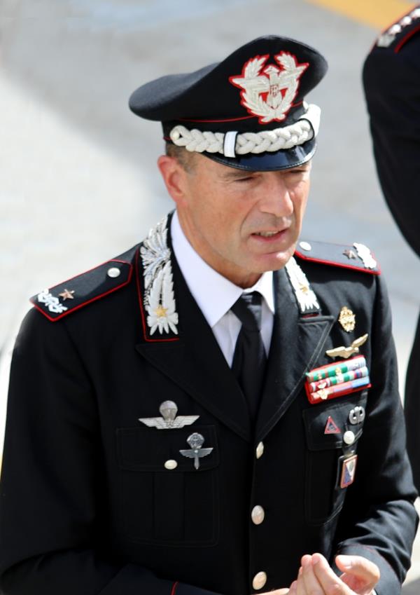 images Reggio Calabria. Il generale Andrea Paterna saluta il comando provinciale dei carabinieri