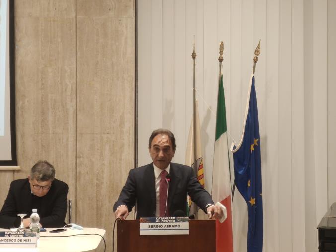 images Abramo: "Domani tanti nomi al vaglio. Centrodestra ha grande forza se non la sfrutta vuole perdere"