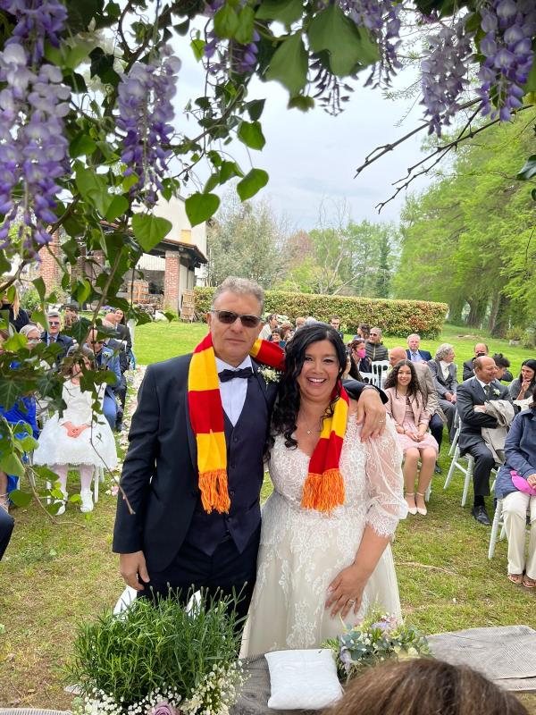 Auguri a Salvatore e Veronica, che oggi coronano il loro sogno d'amore "giallorosso" images Auguri a Salvatore e Veronica, che oggi coronano il loro sogno d'amore "giallorosso"