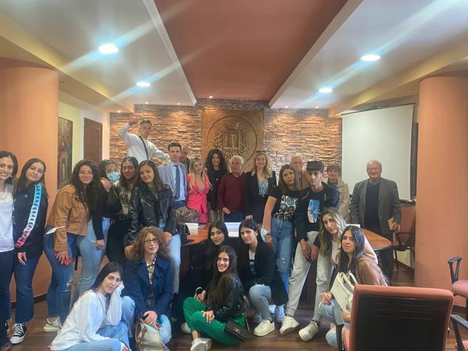 images Al Liceo Scientifico "Machiavelli" di Soriano Calabro il Festival della Filosofia "F. Nietzsche"