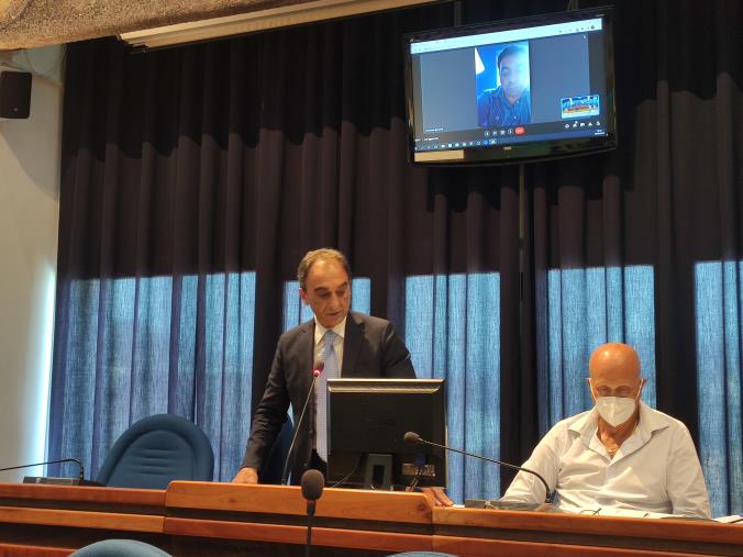 images Il saluto del Consiglio provinciale ad Abramo, lui: "Invito i candidati a comportarsi in maniera signorile"