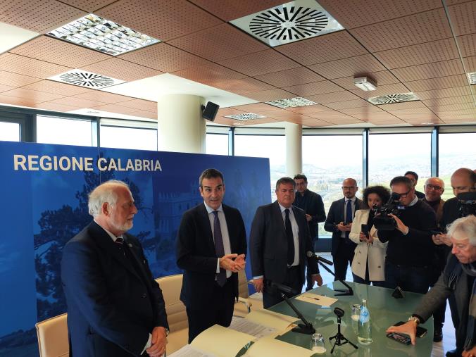 images Firmato il protocollo d'intesa Regione-Umg, nasce l'azienda unica da oltre 800 posti letto a Catanzaro