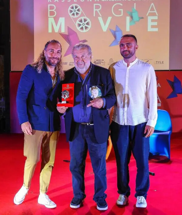 images  “I migliori autori cinematografici si ispirano al Sud”: l'emozione di Pupi Avati al Borgia Movie