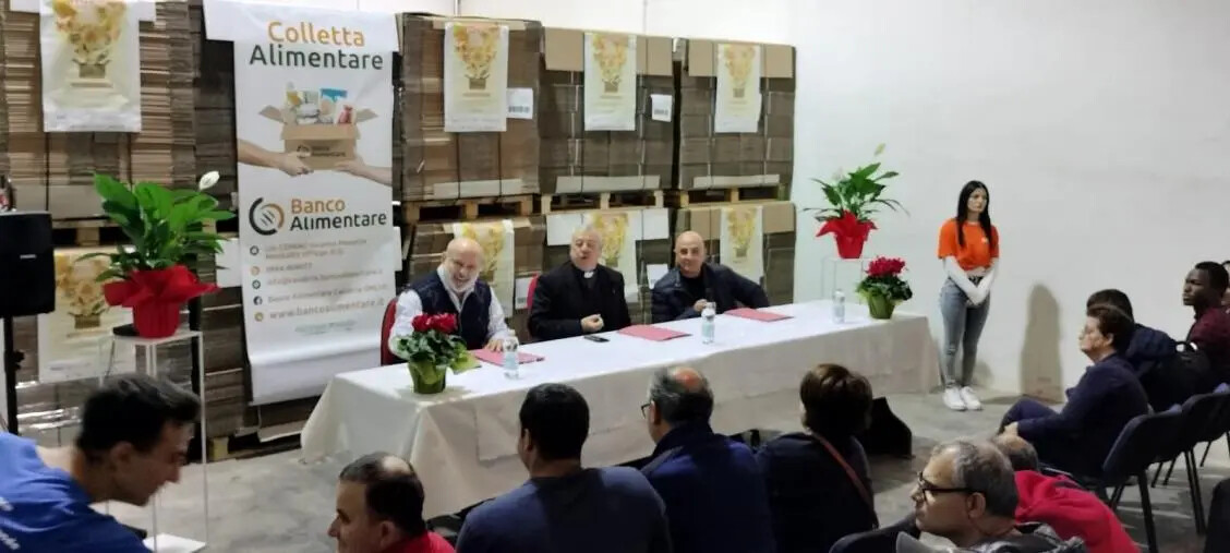 images Il vescovo di Cosenza in visita al Banco Alimentare della Calabria: "Chiamiamo per nome il povero, ascoltiamoci"