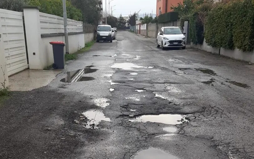 images Strade groviera nel quartiere Giovino,  l'opposizione: "Rischi alla sicurezza dei cittadini"