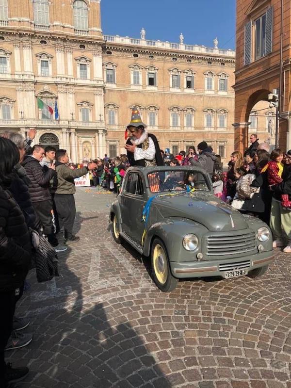 images "Giangurgolo" incanta i carnevali d'Italia 