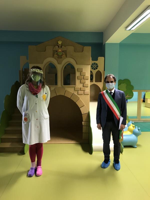 Catanzaro. Visita del sindaco Abramo all'asilo "New Summervill" images Catanzaro. Visita del sindaco Abramo all'asilo "New Summervill"