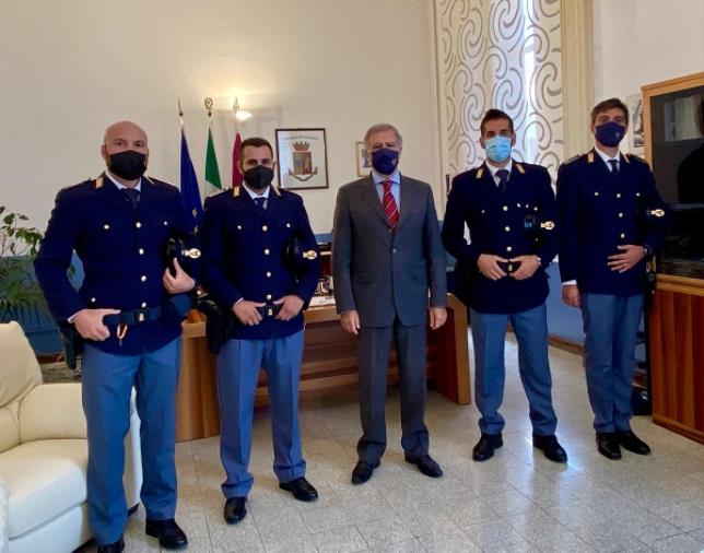 Catanzaro. La Questura rafforza le fila con 12 nuovi agenti images Catanzaro. La Questura rafforza le fila con 12 nuovi agenti