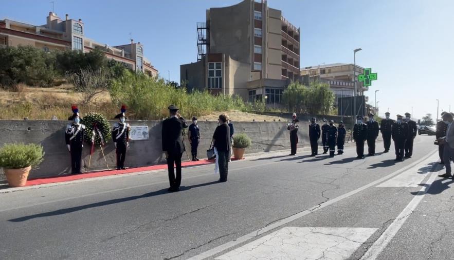 images Soverato. L'Arma dei Carabinieri ricorda i 30 anni dalla morte dell'Appuntato Renato Lio
