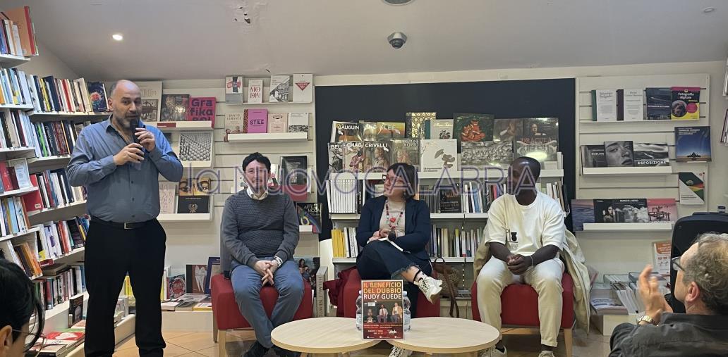 Gutenberg: Guede, l’unico condannato per la morte di Meredith Kercher racconta il suo libro images Gutenberg: Guede, l’unico condannato per la morte di Meredith Kercher racconta il suo libro