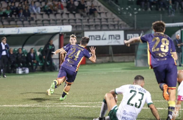 images Serie C, Avellino-Catanzaro (2-2): goal dell'ex e Iemmello non mette in rete il rigore della vittoria