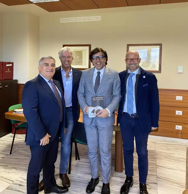 images ‘La Tazzina della Legalità' incontra il presidente della Calabria Film Commission 
