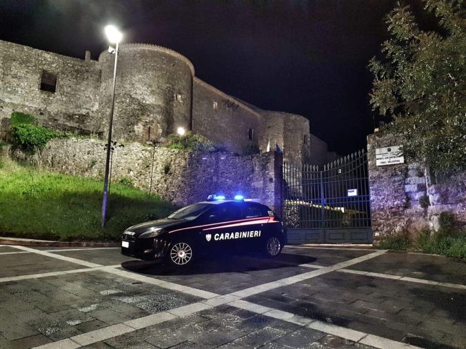 images Coronavirus. Gli sparano per un video sui controlli postato in rete, due arresti a  Scilla (VIDEO)