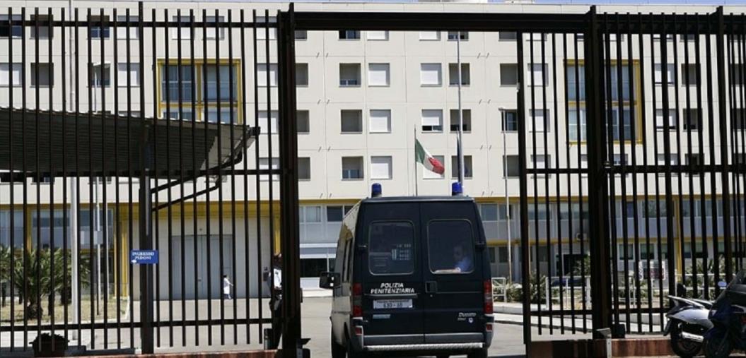 images Stazione di Lamezia Terme, approdo da Terzo mondo per pendolari e turisti