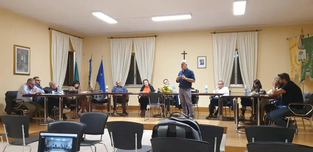 Decollatura, vittima del dimensionamento anche l'Istituto "Costanzo": seduta straordinaria del consiglio comunale images Decollatura, vittima del dimensionamento anche l'Istituto "Costanzo": seduta straordinaria del consiglio comunale