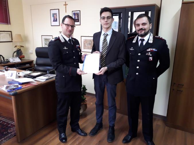 Il grazie degli studenti di Crotone ai carabinieri e al procuratore Gratteri dopo l'operazione " Rinascita-Scott" images Il grazie degli studenti di Crotone ai carabinieri e al procuratore Gratteri dopo l'operazione " Rinascita-Scott"