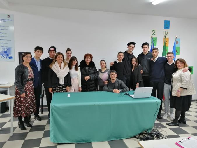 Siria, il Comune di Cinquefrondi conferisce la cittadinanza onoraria al leader curdo Ocalan images Siria, il Comune di Cinquefrondi conferisce la cittadinanza onoraria al leader curdo Ocalan