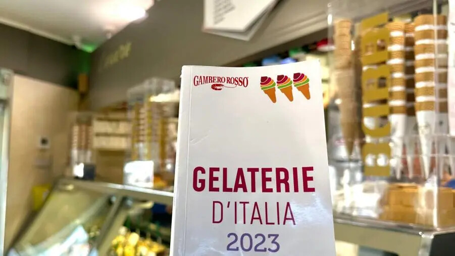 images Catanzaro capitale del gelato: "Amedeo" riconquista "due coni" sulla guida del Gambero Rosso