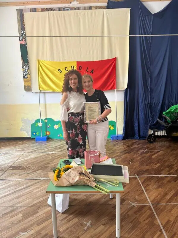 Catanzaro, festa di pensionamento all'Asilo G. Pepe per la maestra Rita Lasalvia images Catanzaro, festa di pensionamento all'Asilo G. Pepe per la maestra Rita Lasalvia