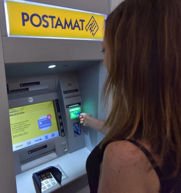 Poste italiane contro la violenza di genere, anche in Calabria sui monitor dei 370 sportelli Postamat Atm il numero e l’app gratuita 1522 images Poste italiane contro la violenza di genere, anche in Calabria sui monitor dei 370 sportelli Postamat Atm il numero e l’app gratuita 1522