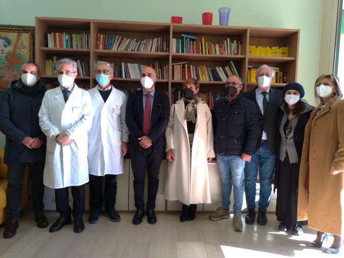 Catanzaro, al 'Ciaccio-De Lellis' apre la "Biblioteca dell'anima" in collaborazione con l'associazione 'Angela Serra' images Catanzaro, al 'Ciaccio-De Lellis' apre la "Biblioteca dell'anima" in collaborazione con l'associazione 'Angela Serra'