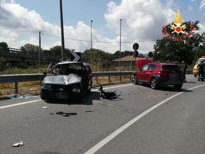 Chiaravalle centrale, scontro sulla Trasversale delle Serre: 2 donne ferite images Chiaravalle centrale, scontro sulla Trasversale delle Serre: 2 donne ferite
