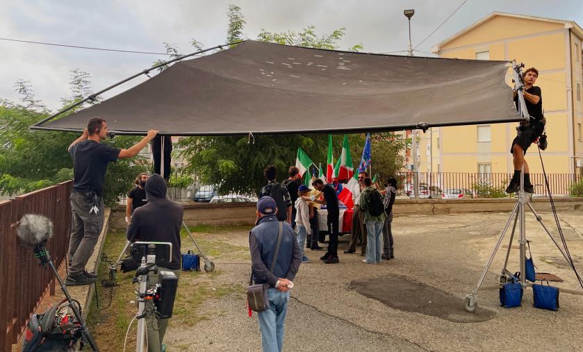 Calabria Film Commission: al via le riprese de “L’altra via”, il film ambientato a Catanzaro sullo sfondo degli anni ’90 images Calabria Film Commission: al via le riprese de “L’altra via”, il film ambientato a Catanzaro sullo sfondo degli anni ’90