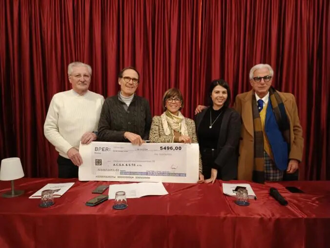 Catanzaro, 6mila euro per i bambini grazie al progetto dell’Acsa&Ste Ets: consegnati i proventi di “Artisti in Corsia” images Catanzaro, 6mila euro per i bambini grazie al progetto dell’Acsa&Ste Ets: consegnati i proventi di “Artisti in Corsia”