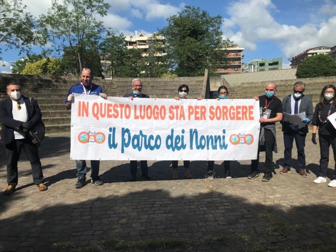 Rende presenta il "Parco dei nonni", posata la prima pietra del progetto di inclusività sociale images Rende presenta il "Parco dei nonni", posata la prima pietra del progetto di inclusività sociale