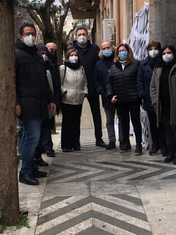 images Protesta lavoratori Adiss a Cosenza. Lavia e Scarcello (Cisl Cosenza): "A nulla sono valse le iniziative assunte anche dal Consiglio Comunale"