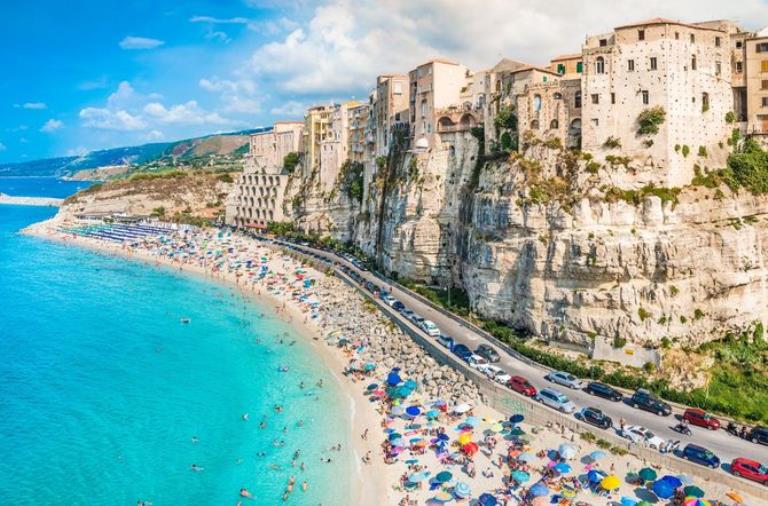 images “Soluzioni efficaci per l’Isola e la Rupe di Tropea”: il geologo dell’Unical Fabio Ietto ne parla in un convegno