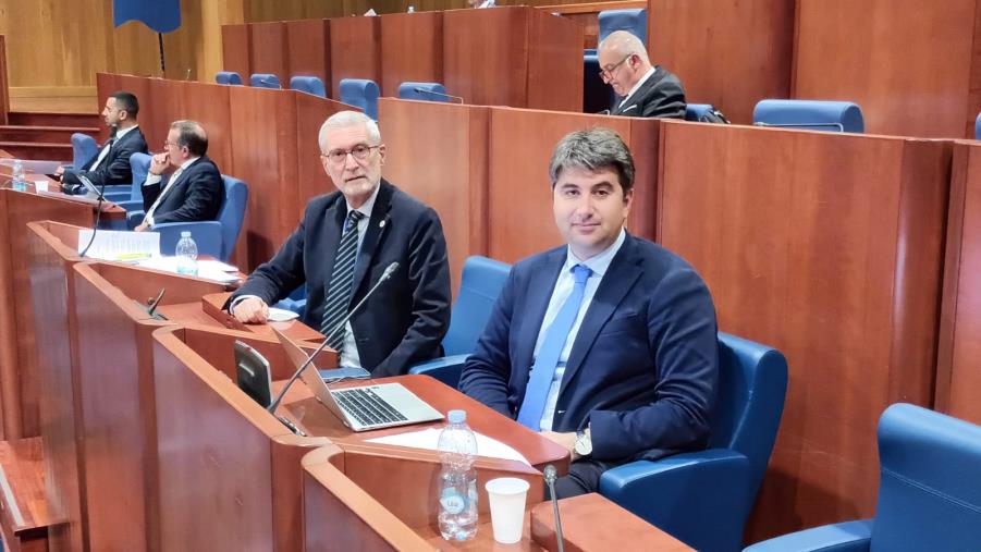 images Consiglio regionale, salta la legge sul gioco d'azzardo e Lo Schiavo passa al Misto