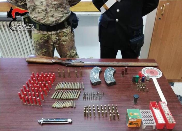 images Trovato in possesso di armi e munizioni da guerra: 41enne arrestato dai carabinieri di Taurianova 