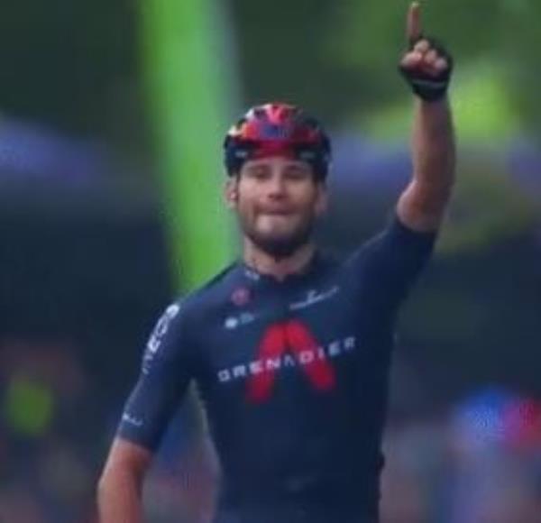 images Giro d'Italia. Il piemontese Filippo Ganna vince la Mileto-Camigliatello Silano. Almeida resta maglia rosa