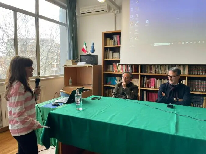 Lamezia, incontro al Liceo classico su libro "Quando la 'ndrangheta sconfisse lo Stato" images Lamezia, incontro al Liceo classico su libro "Quando la 'ndrangheta sconfisse lo Stato"