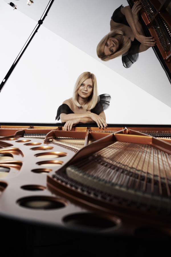 MusicAMA Calabria. Grande attesa per il recital della pianista Valentina Lisitsa in concerto al Teatro Grandinetti di Lamezia Terme images MusicAMA Calabria. Grande attesa per il recital della pianista Valentina Lisitsa in concerto al Teatro Grandinetti di Lamezia Terme