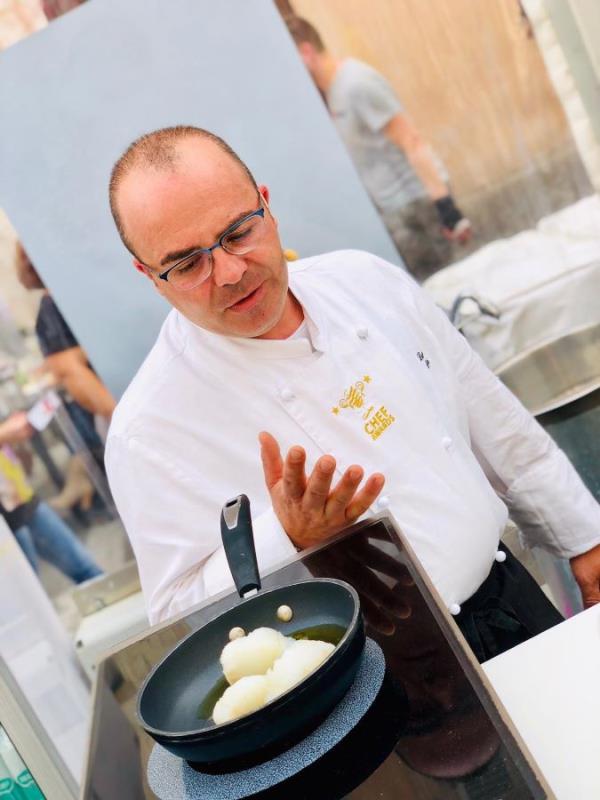 images A Mandatoriccio in fiamme l'auto di un ex dirigente comunale  