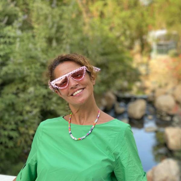 #UnaltraCalabriaesistegia/1. Maria da Dubai: "Se mi sento in colpa di essere andata via? Tutti i giorni" images #UnaltraCalabriaesistegia/1. Maria da Dubai: "Se mi sento in colpa di essere andata via? Tutti i giorni"