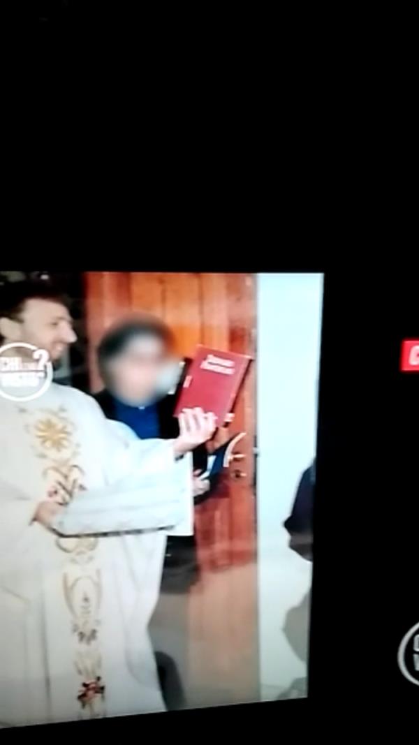 images Migranti, in 55 arrivano al porto di Crotone su barca a vela