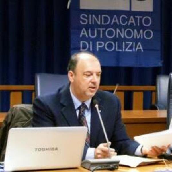 Esenzione ticket sanitario per i poliziotti calabresi. Sap: "Bene la mozione votata in Consiglio, ora Longo la renda operativa" images Esenzione ticket sanitario per i poliziotti calabresi. Sap: "Bene la mozione votata in Consiglio, ora Longo la renda operativa"