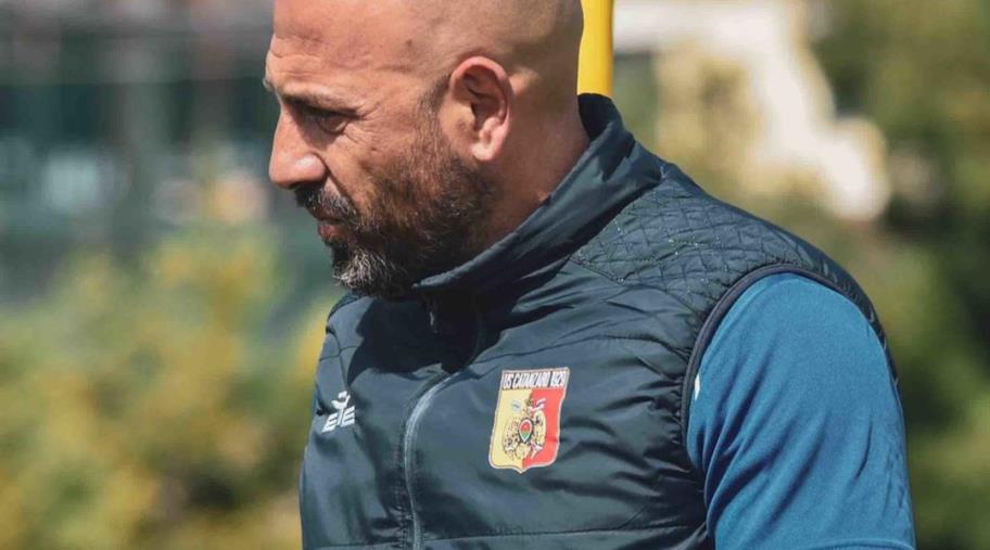 images Us Catanzaro 1929, mister Calabro in vista del Monopoli: "Dobbiamo entrare in campo e fare l’ennesima partita della vita" 
