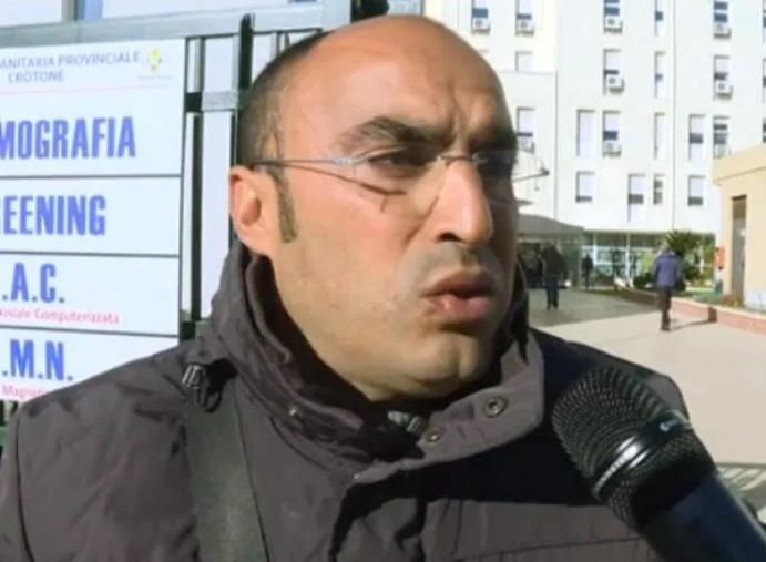 images Crotone, salvò una dottoressa da un'aggressione: concessa la cittadinanza dopo 30 anni