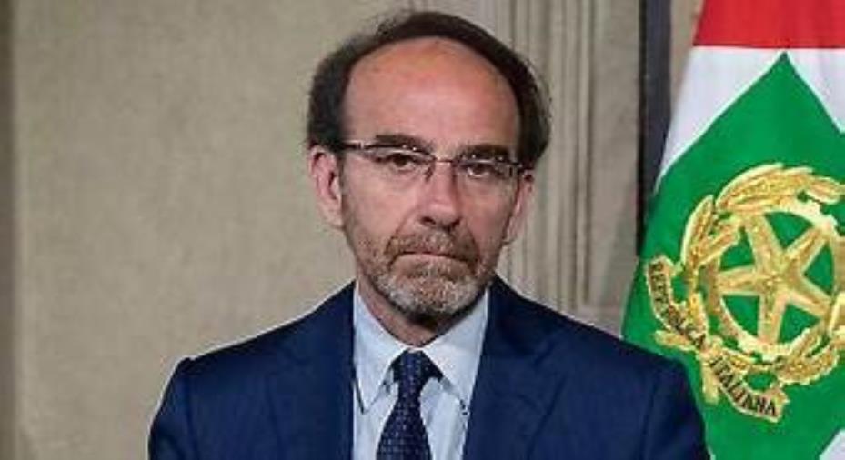 images Oggi a Soverato il senatore Nencini per la presentazione del libro “Solo” 
